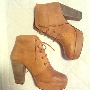 Steve Madden Lace up booties